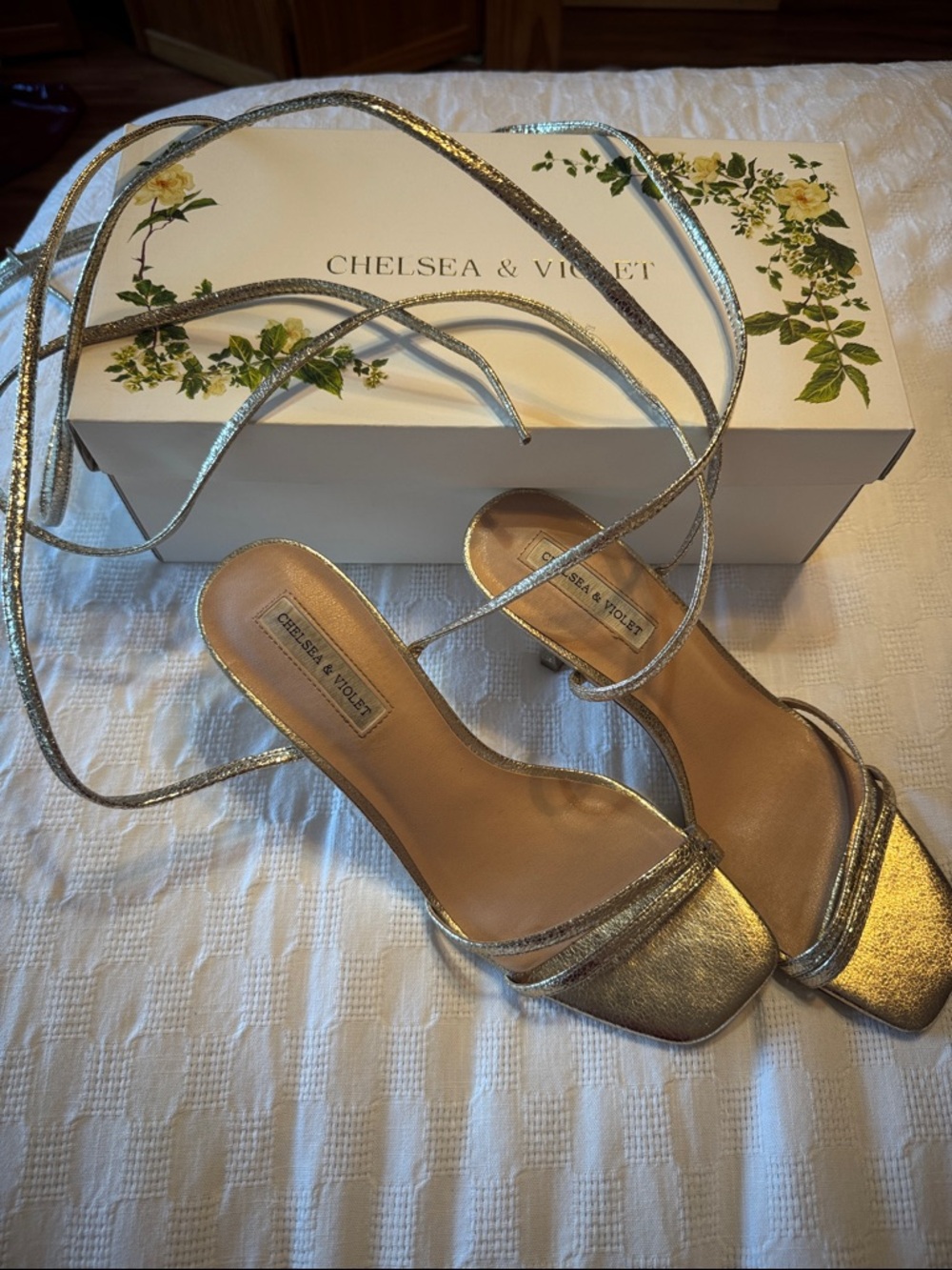 Chelsea & Violet Metallic Gold Lace-Up Square-Toe Heels women’s size 10